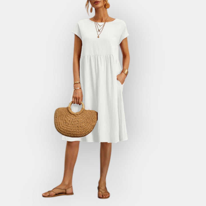 Mini haljina s jednostavnim linijama