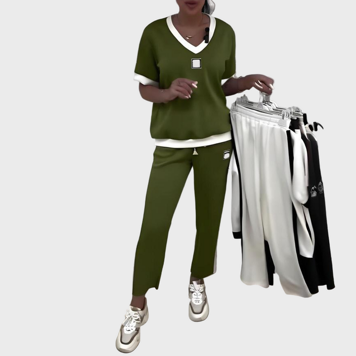 Ženski neformalni komplet s topom i hlačama s V izrezom
