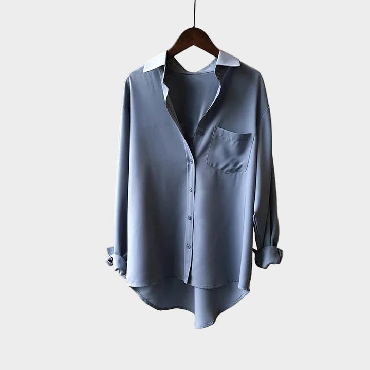 Bluzu košulja s elegantnim krojem i modernim detaljem