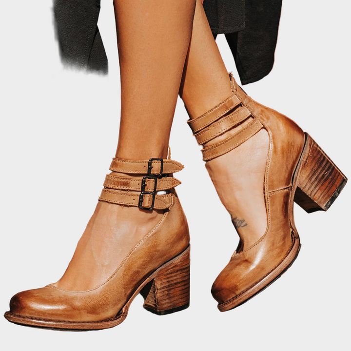 Čizme s više remena i debelim petom