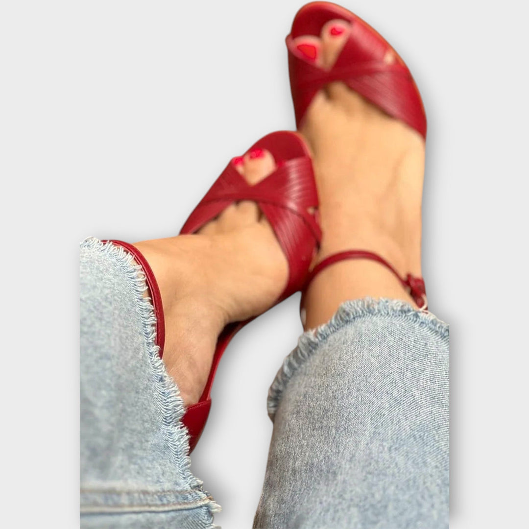 Sandale na štiklu klin