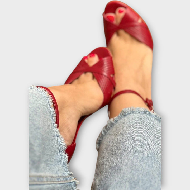 Sandale na štiklu klin