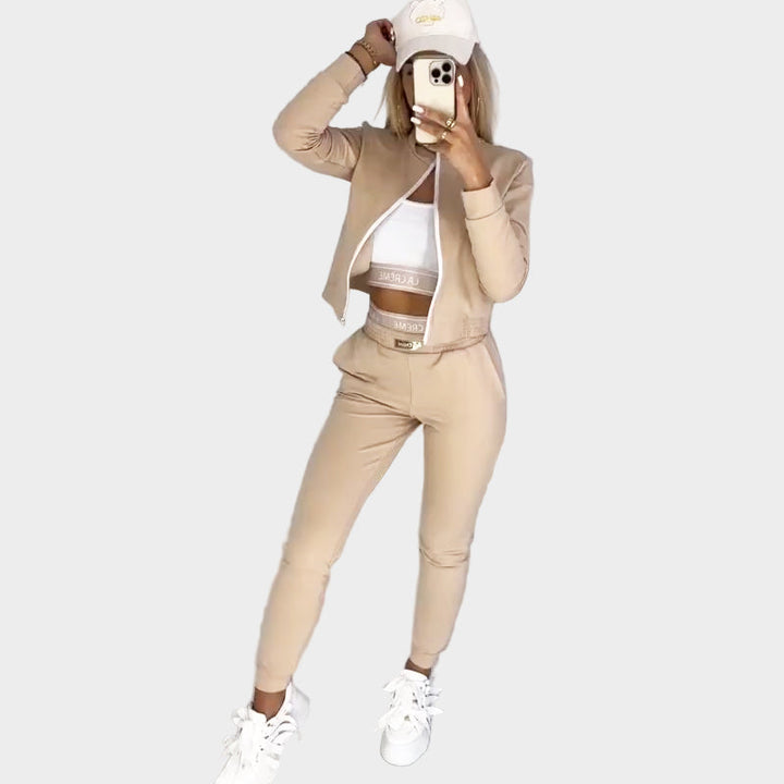 Ženski sportski komplet od 3 dijela s patent zatvaračem i udobnim krojem