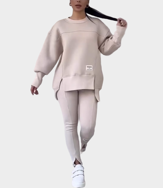 Ženski set trenirki s tajicama i moderanom udobnošću