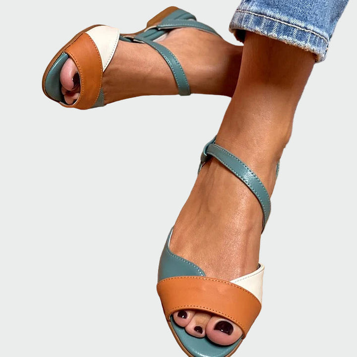 Sandale s šarenim detaljima