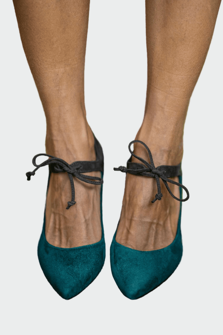 Kaiševe s remenom oko gležnja