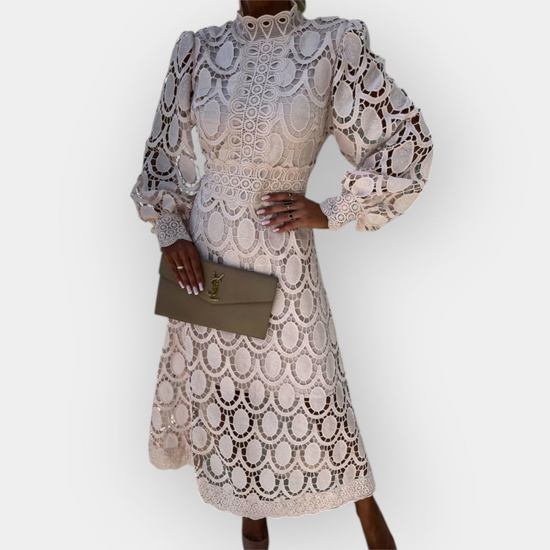 Romantična haljina s detaljima od čipke