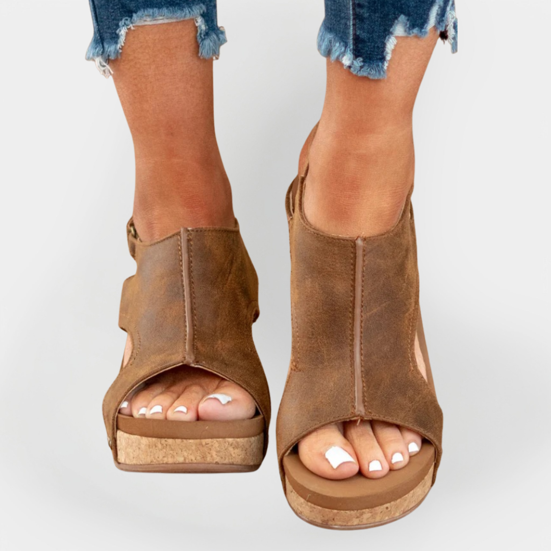 sandale od antilopa s podignutom tabanom