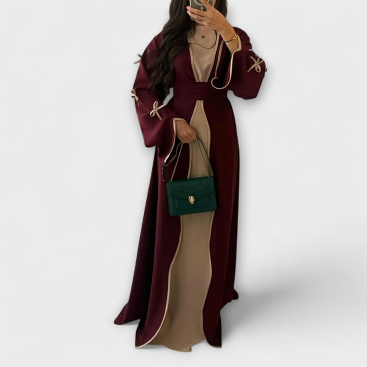 Stilskog kardigana i haljina s prugastim ukrasom