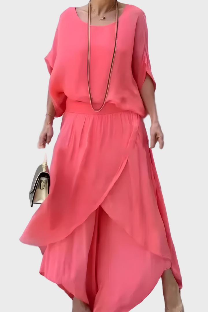 Široki top i hlače s poderotinama – Set od dva komada od svile