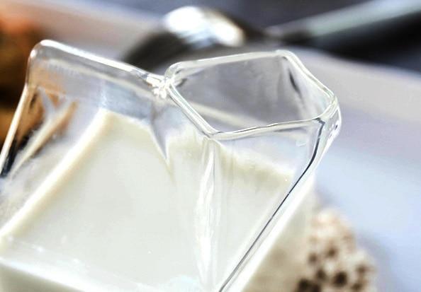 Kompaktni stakleni šalica u obliku kutije za mlijeko