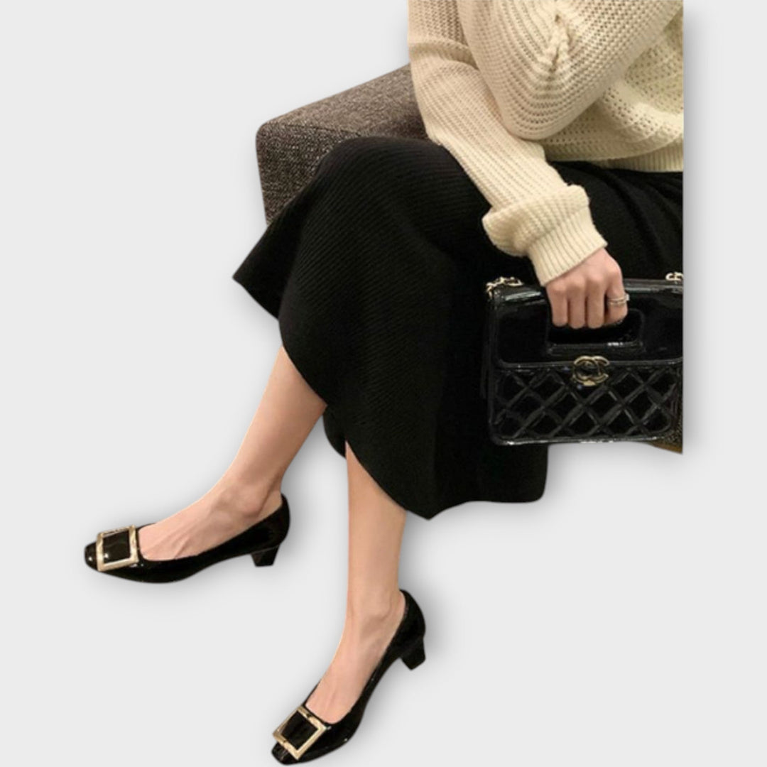 Elegantne sandale s umjerenim petom i četvrtastim vrhom