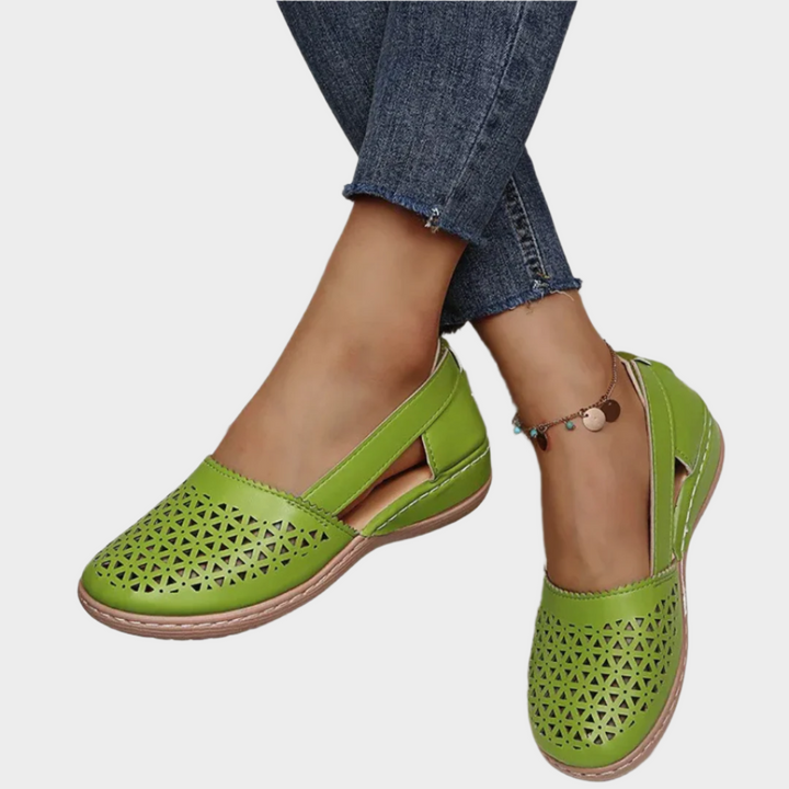 Anatomske kožne balerinke s rezovima i remenom