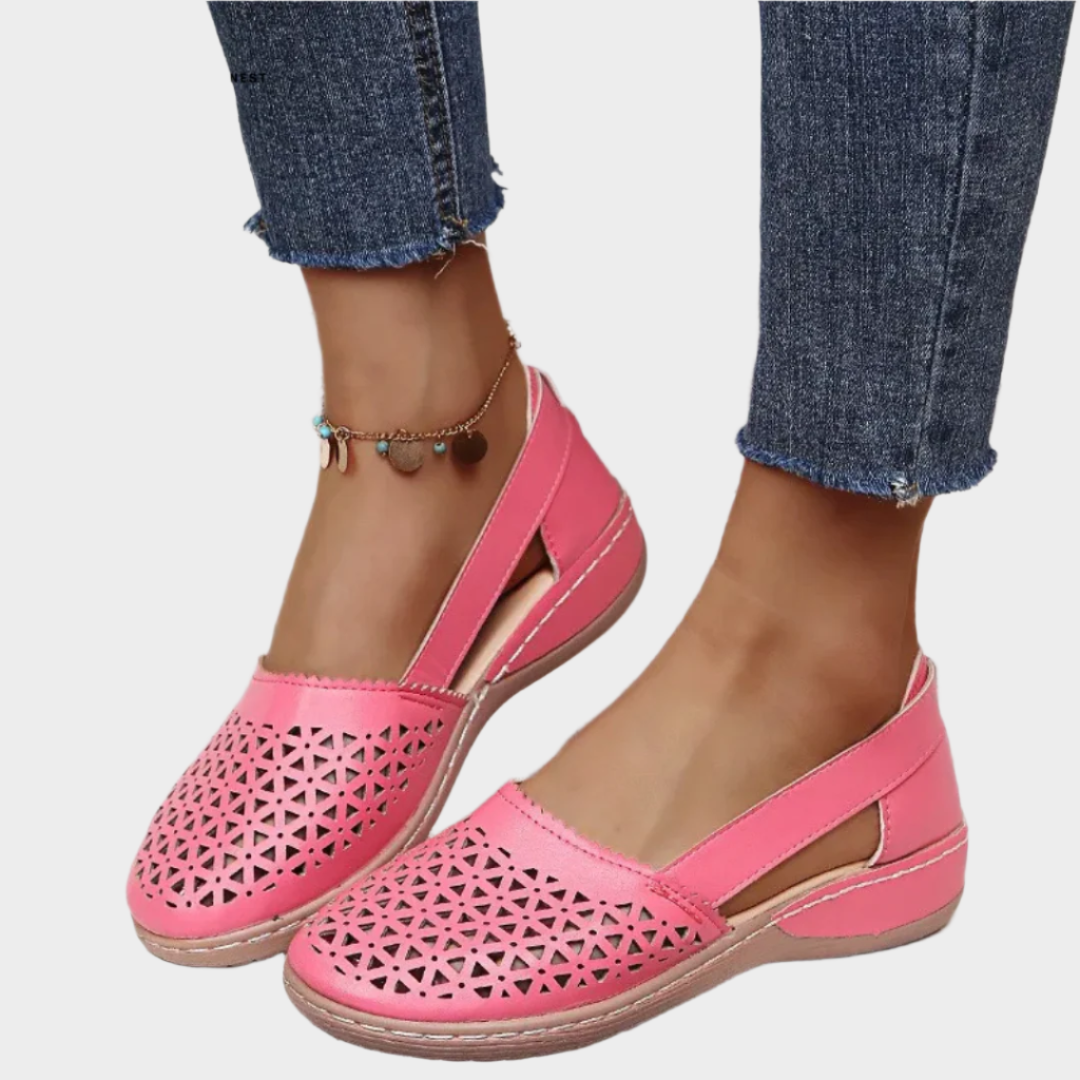 Anatomske kožne balerinke s rezovima i remenom