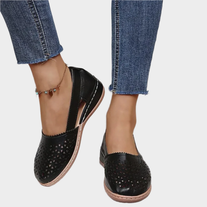 Anatomske kožne balerinke s rezovima i remenom