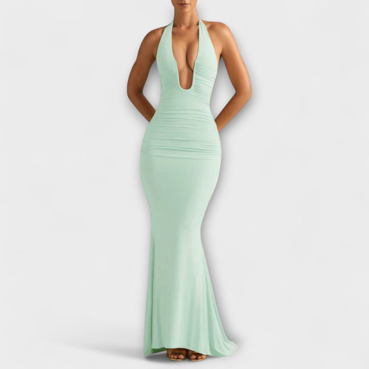 Elegantno gala odijelo s otvorenim leđima i upečatljivim dekolteom