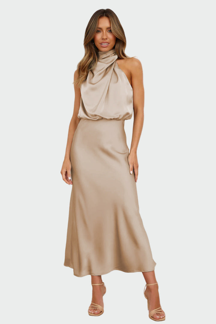 Elegantna haljina s otvorenim leđima