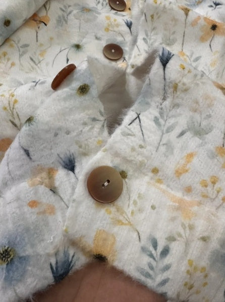 Okta™ | Elegantni kardigan s cvjetnim uzorkom i gumbima