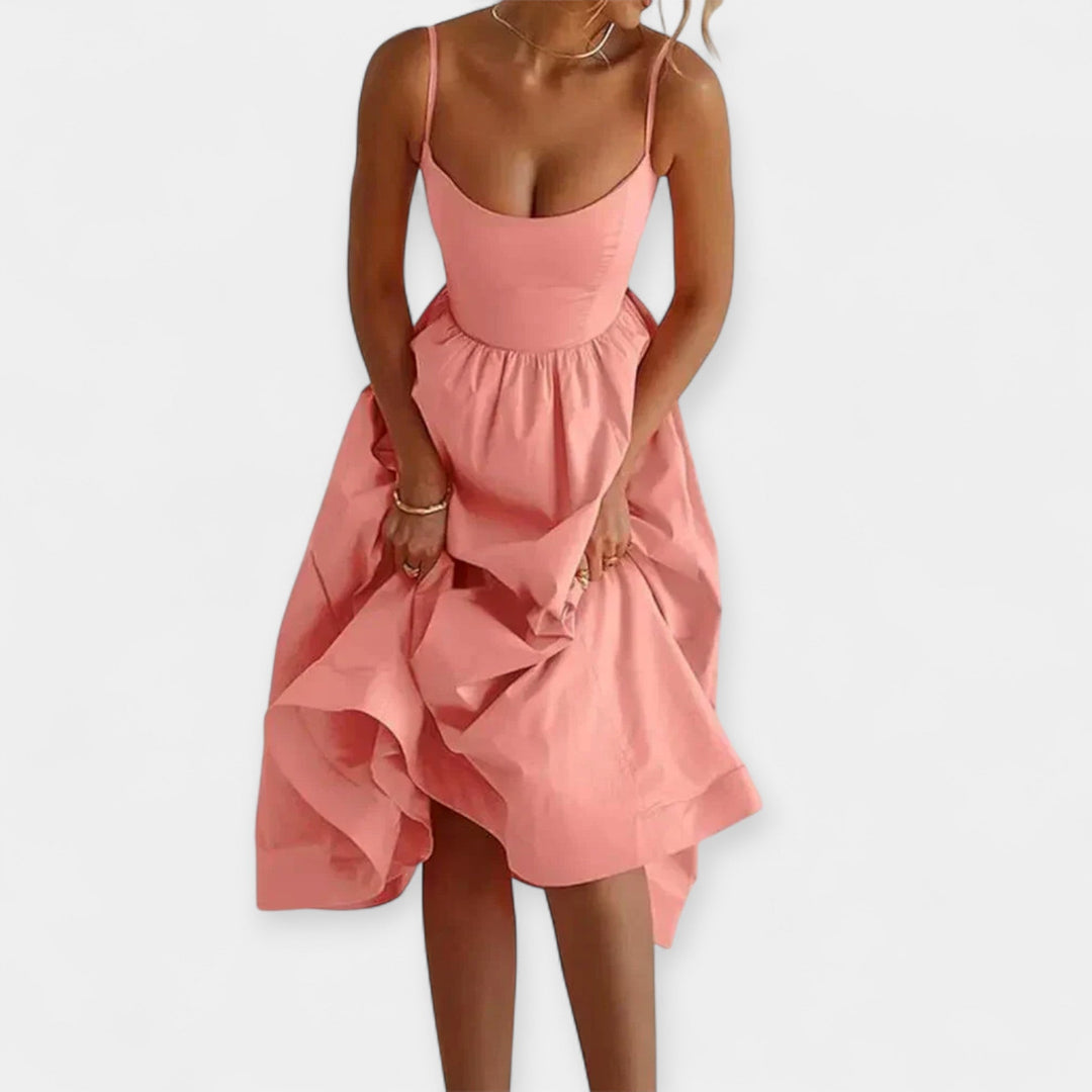 Mini haljina s okruglim izrezom i naramenicama