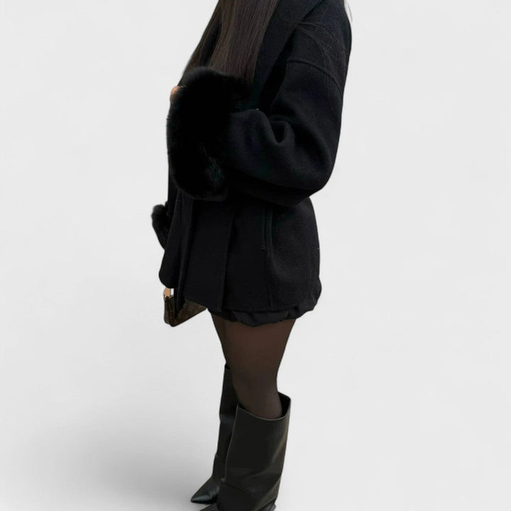 Woolcat – Elegantni kaput s ekološkim krznenim detaljima