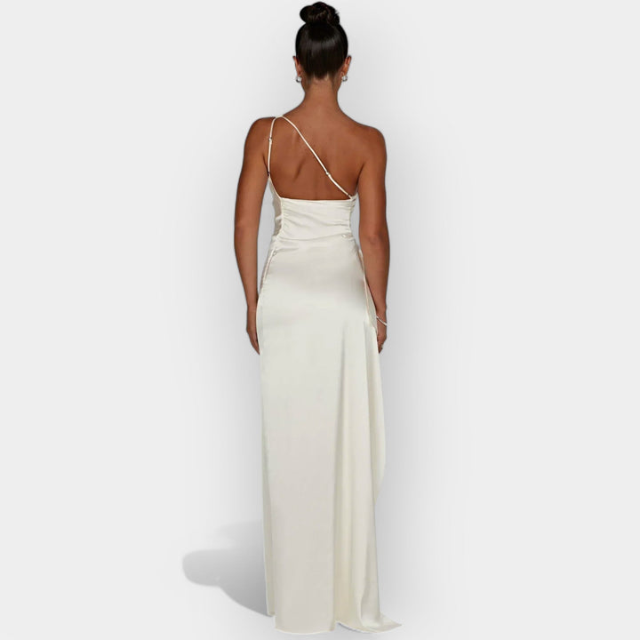 Saten haljina za aristokratske večeri