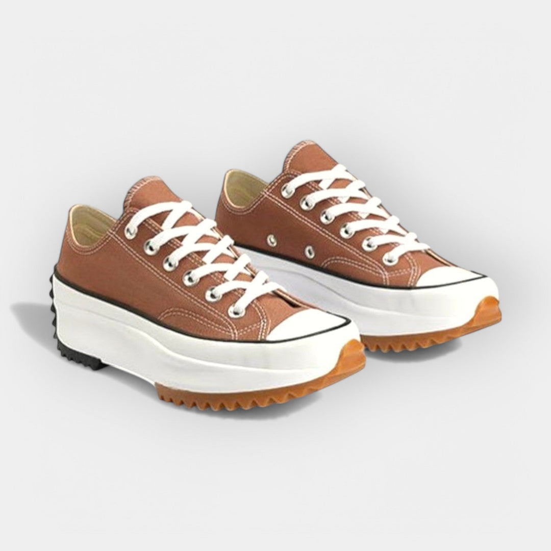 Moderne sportske cipele s debelim potplatom