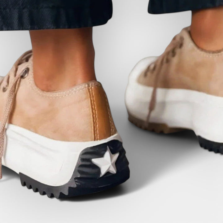 Moderne sportske cipele s debelim potplatom