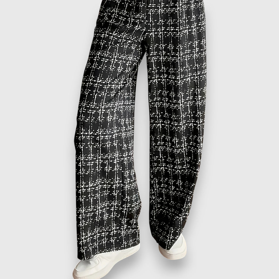 Set od dvije komponente s V-izrezom i odgovarajuće hlače