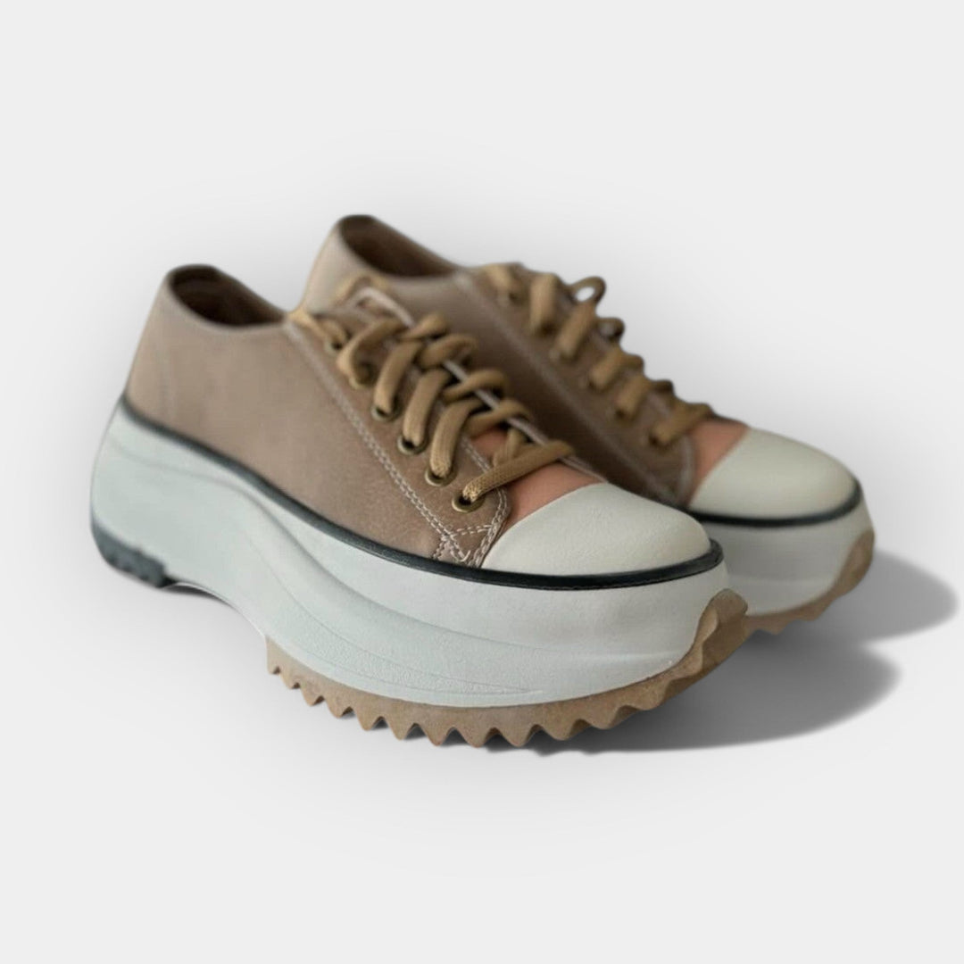 Moderne sportske cipele s debelim potplatom