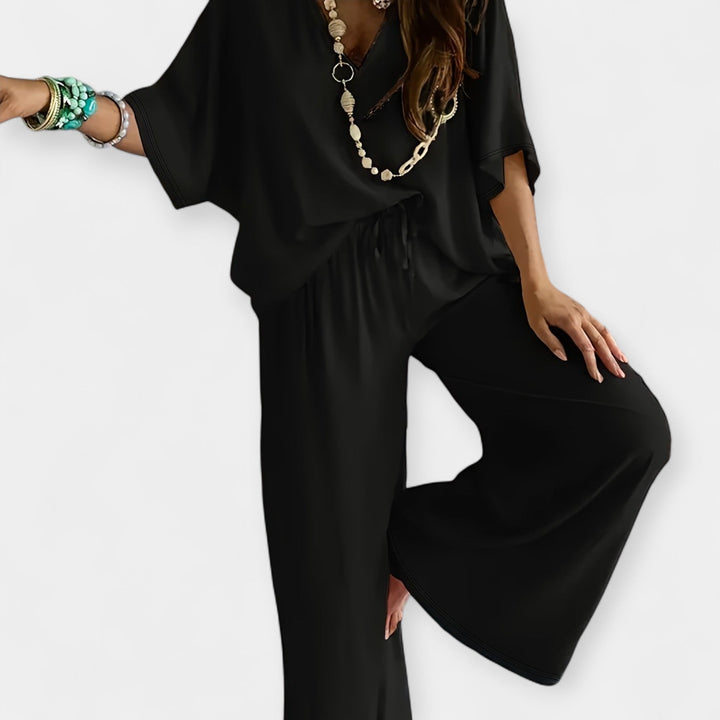 Zračni set s širokim hlačama i oversized majicom