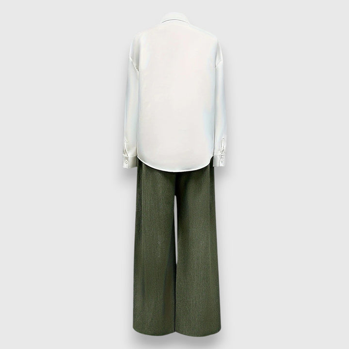 Set s dvo-tonskim stilom