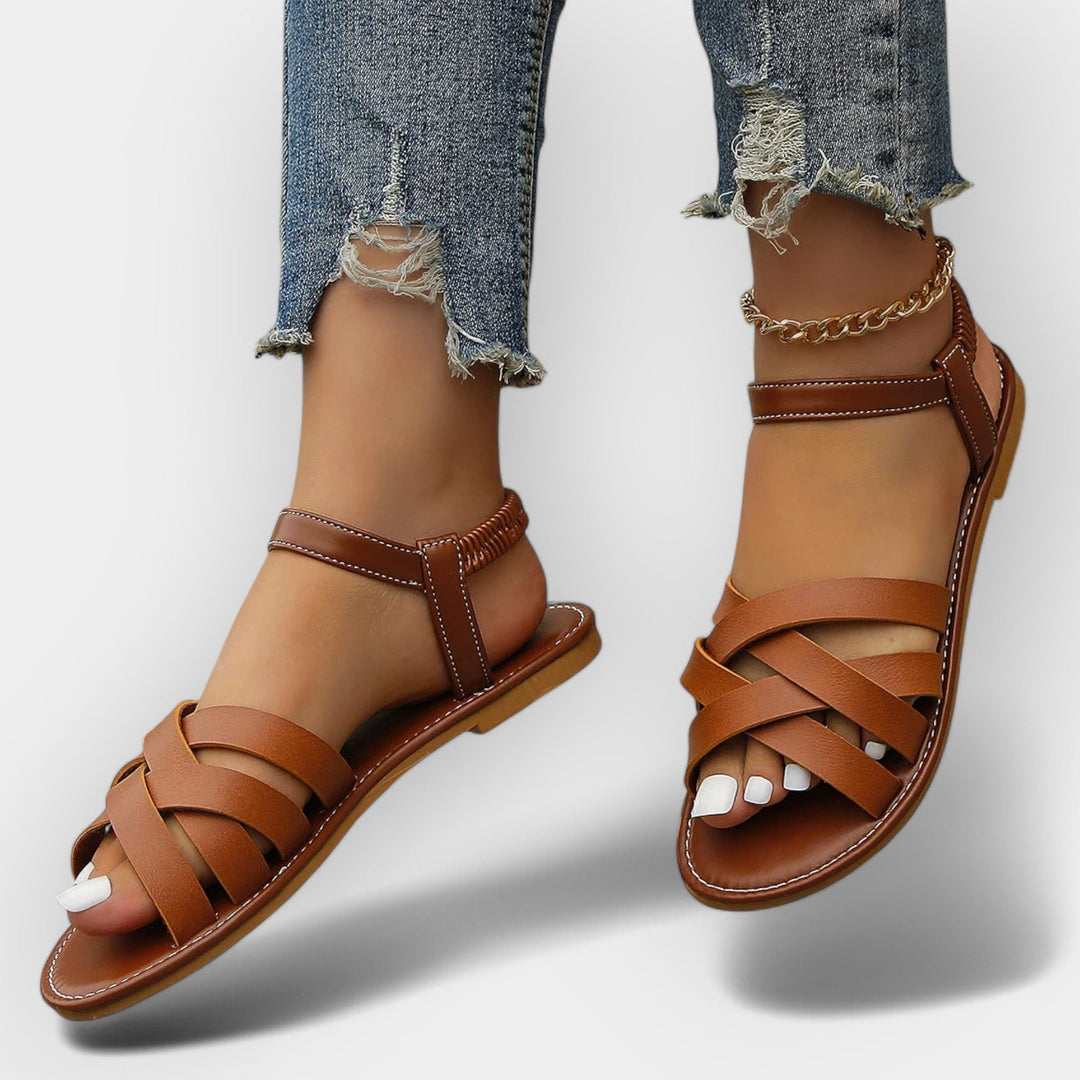 Ručno izrađene sandale s podesivim trakama