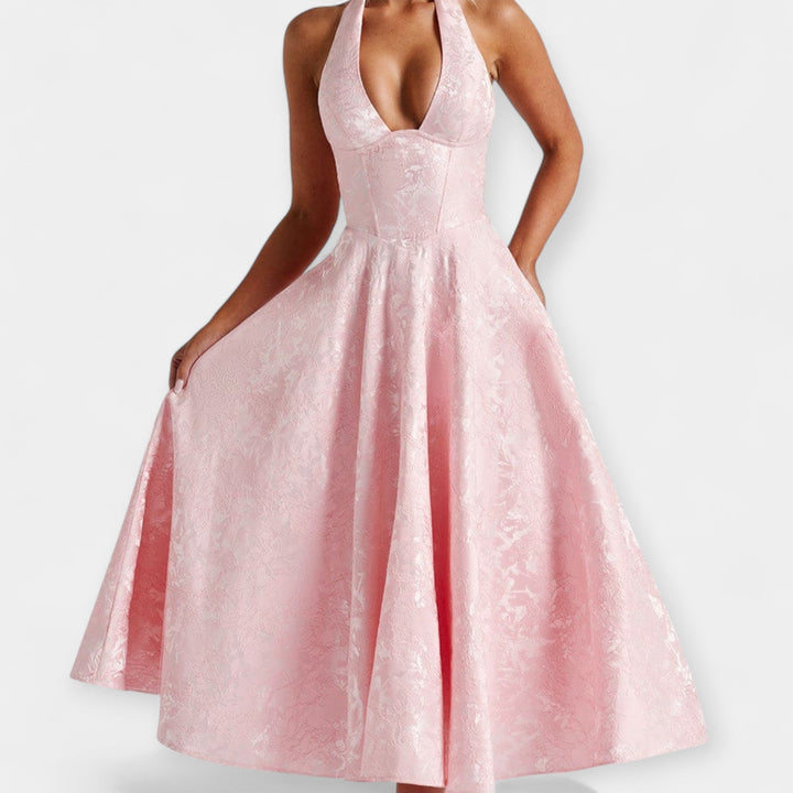 Mini haljina s otvorenim leđima i modernim korzetom