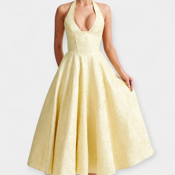 Mini haljina s otvorenim leđima i modernim korzetom