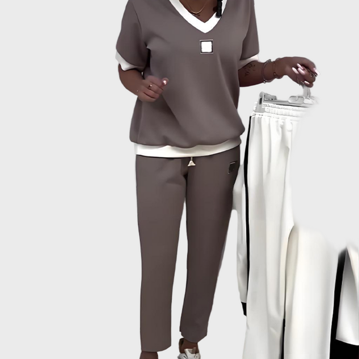 Ženski neformalni komplet s topom i hlačama s V izrezom