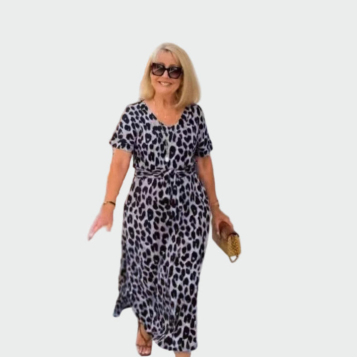 Haljina s leopard uzorkom i impresivnim V-izrezom