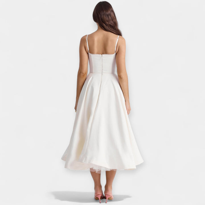 Srednje haljina od čipke s prozirnim slojevima