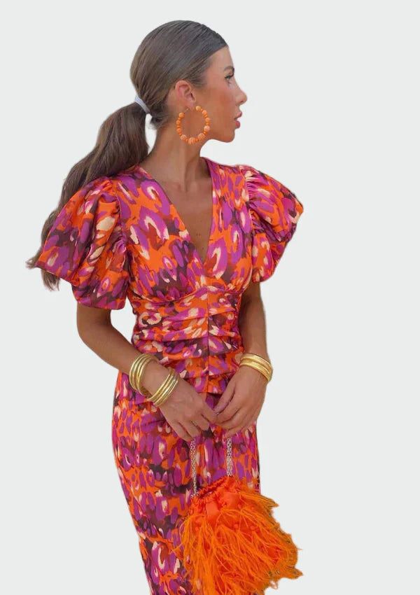 Srednje midi odjevno odijelo s elegancijom