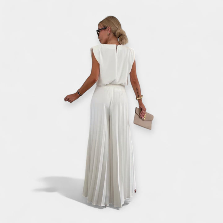 Set za ljetnu modu s topom i hlačama