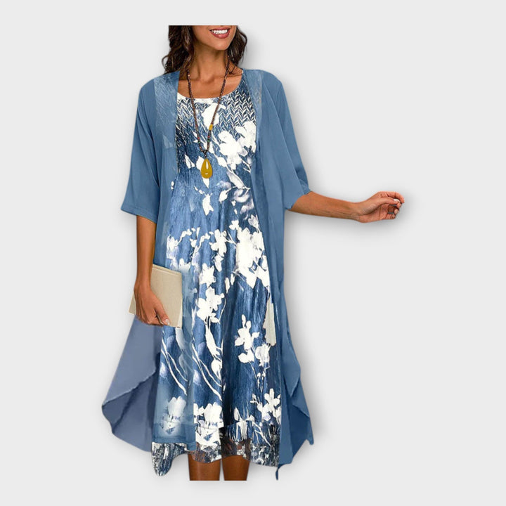 Prozračno odijelo s vanjskim kardiganom i uzorcima