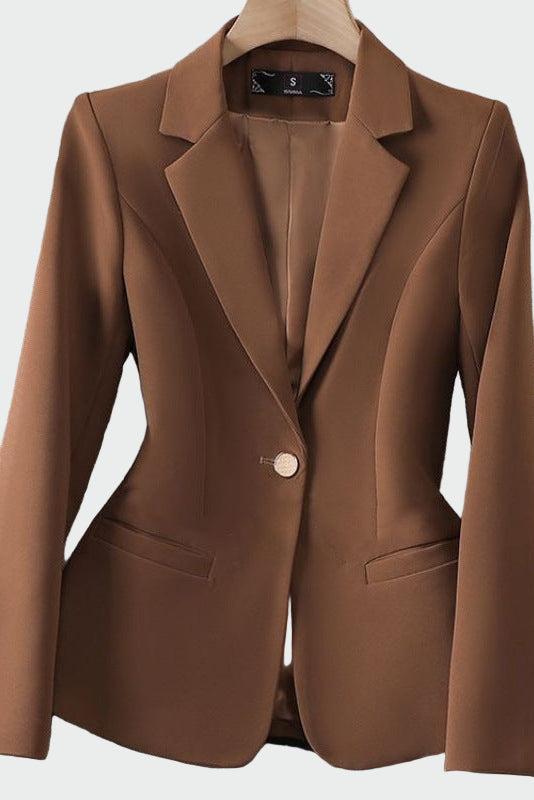 Jakna u modernom elegantnom kroju